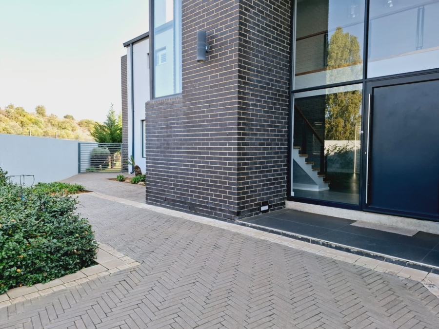 5 Bedroom Property for Sale in Somerton Estate Free State